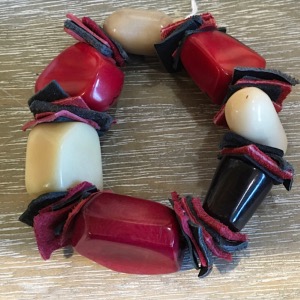 Bracelet en Tagua et Cuir. 